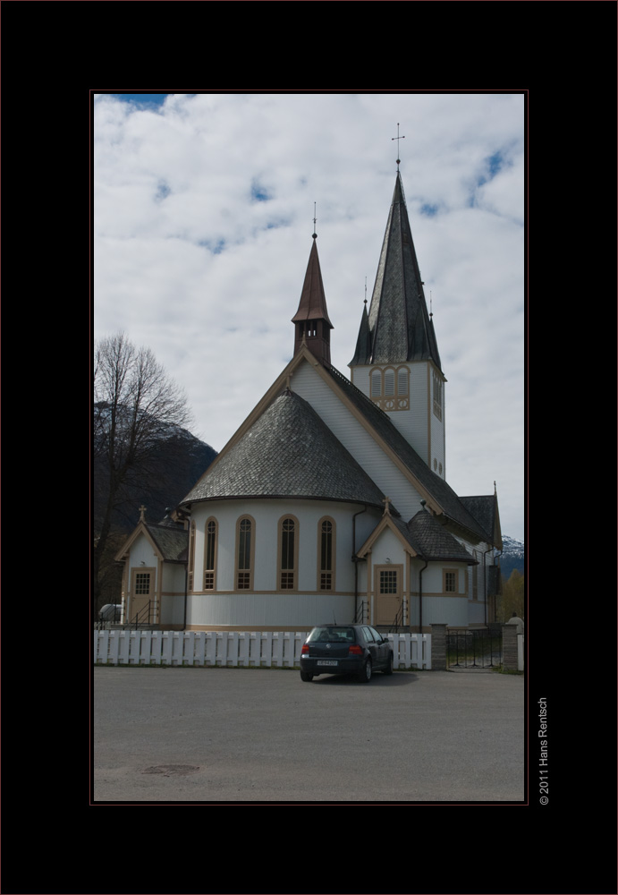 Kirche zwischen Stordal und Busengdal