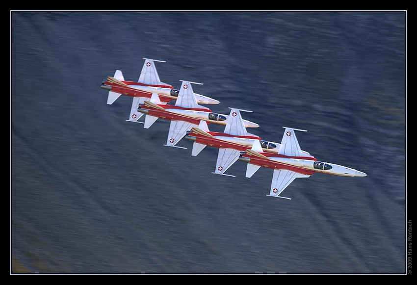 Fliegerdemonstration Axalp-Ebenfluh 2009