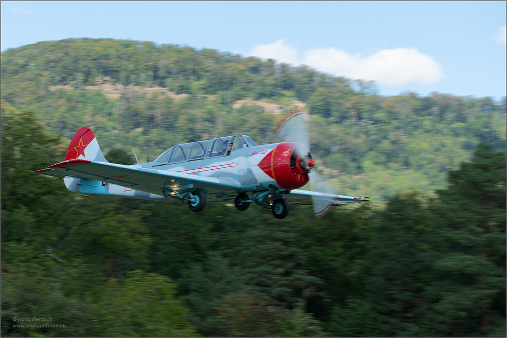 Yak-52